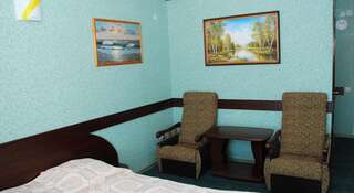 Гостиница Качинская Севастополь Стандартный трехместный номер с видом на море-4